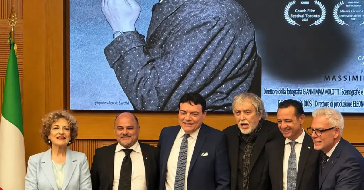 Locandina del docufilm Alberto Sordi Secret di Igor Righetti presentato alla Camera dei deputati