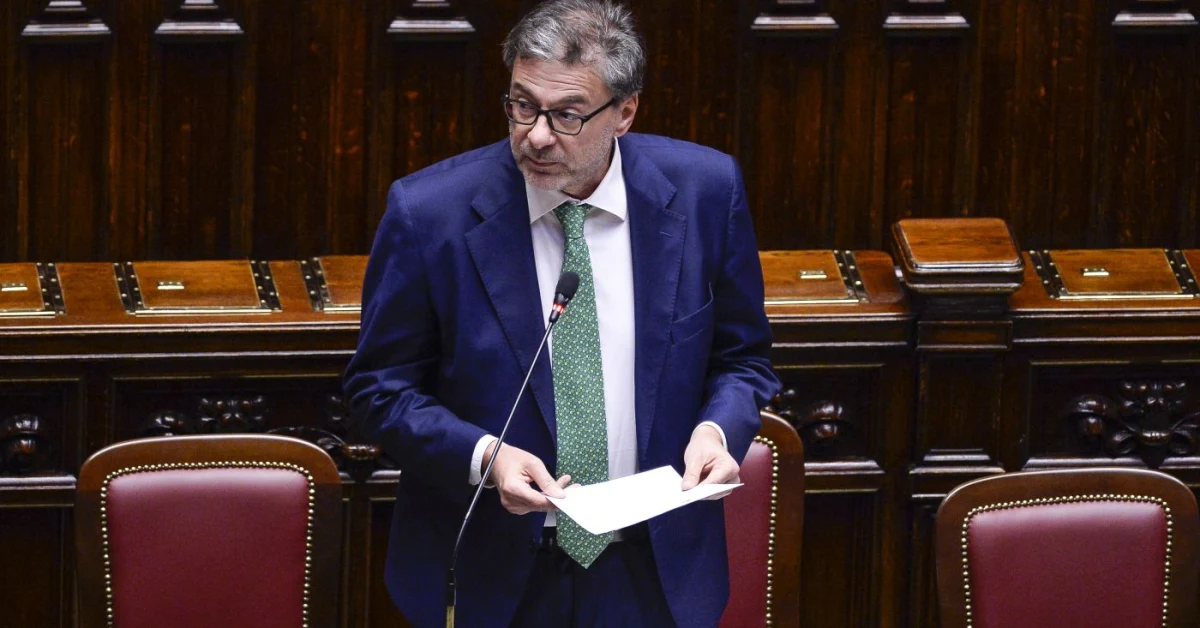 Giancarlo Giorgetti al question time alla Camera sui conti pubblici e l'uscita dalla procedura di infrazione UE