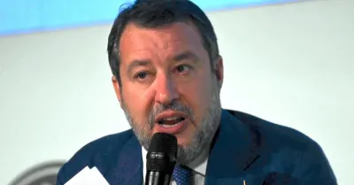 Salvini alla Camera propone il censimento delle realtà islamiche e chiede ai sindaci di negare la cittadinanza a chi non parla italiano