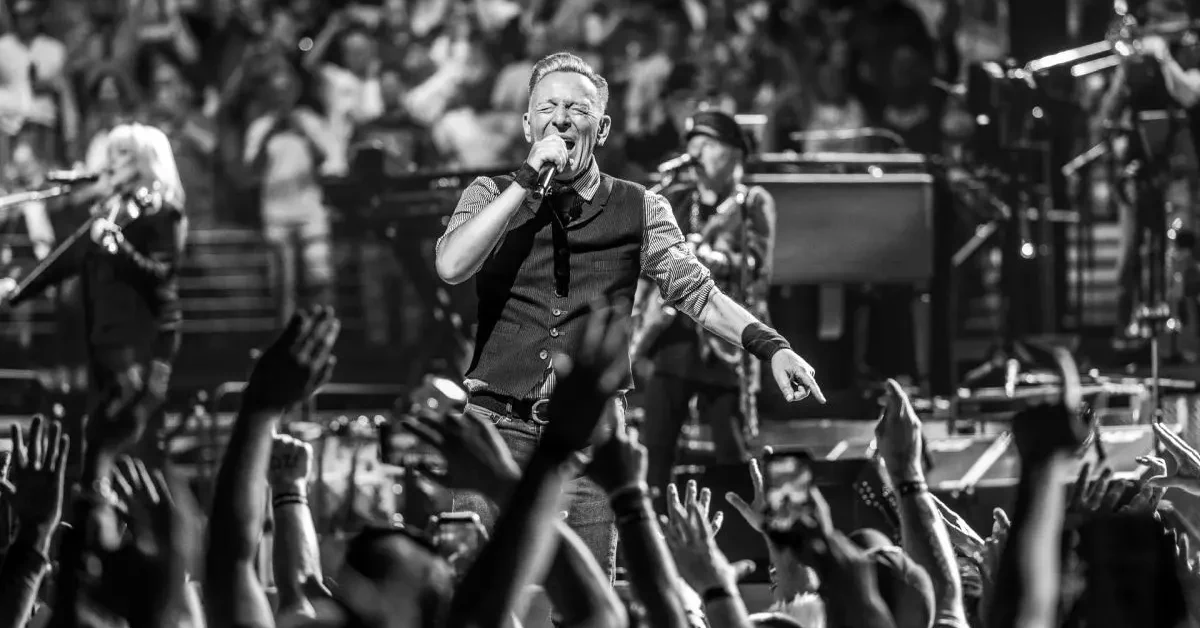 Bruce Springsteen e la E Street Band sul palco del Land of Hope and Dreams American Tour a Philadelphia