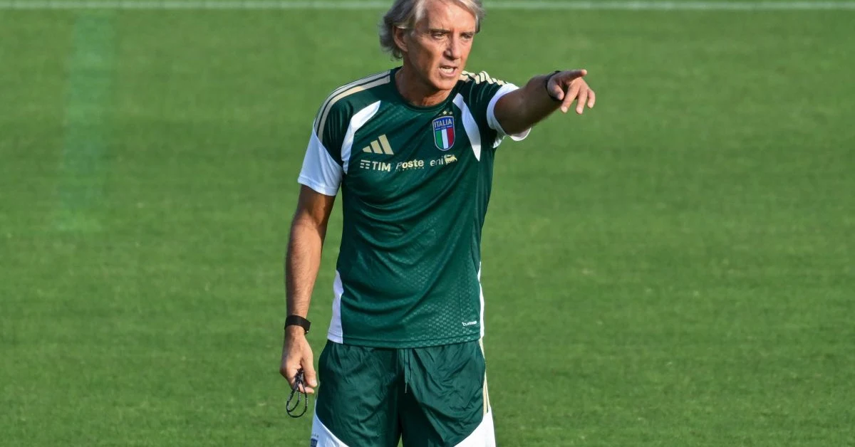 Stadio Olimpico di Roma durante Italia-Belgio in Nations League, con Mancini che lancia i giovani Azzurri