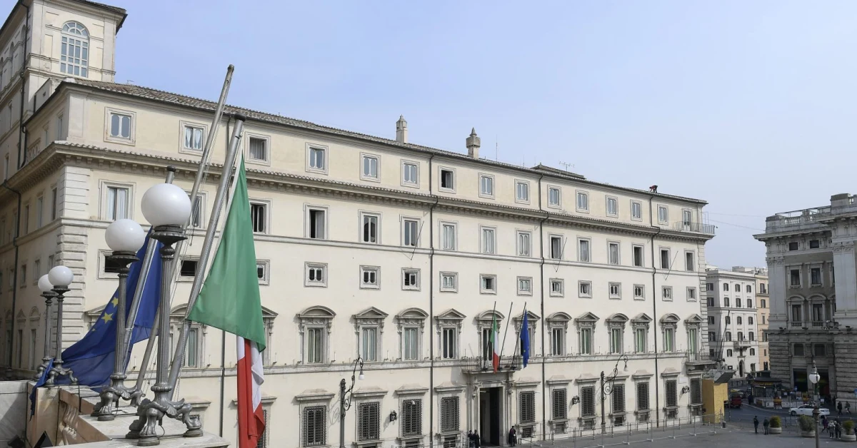 Consiglio dei Ministri approva decreto scuola: tetto 30% studenti stranieri senza italiano adeguato e divieto burqa