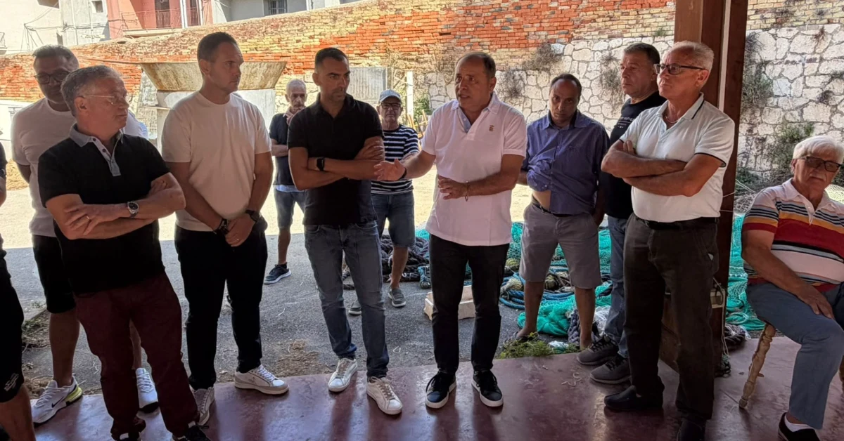 Marinerie agrigentine in assemblea al porto di Sciacca contro il caro gasolio