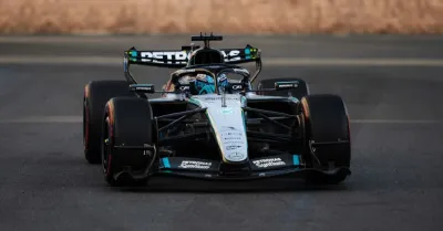 Russell conquista la pole a Baku, Antonelli 16esimo dopo l'incidente