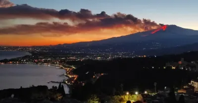 Cenere dell'Etna, ancora fermi i voli a Catania: stop prorogato fino a mezzanotte