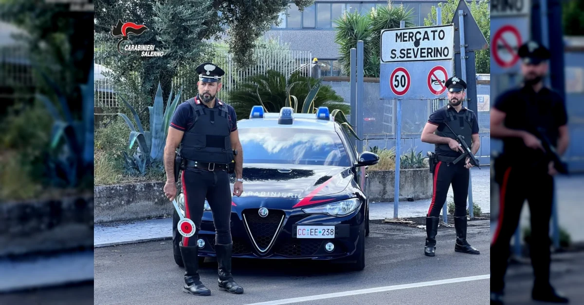Carabinieri in servizio notturno a Pellezzano dopo la confessione del 53enne che ha strangolato la madre 85enne