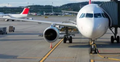 Cenere dell’Etna, nuovo stop ai voli a Catania: aeroporto chiuso fino alle 15