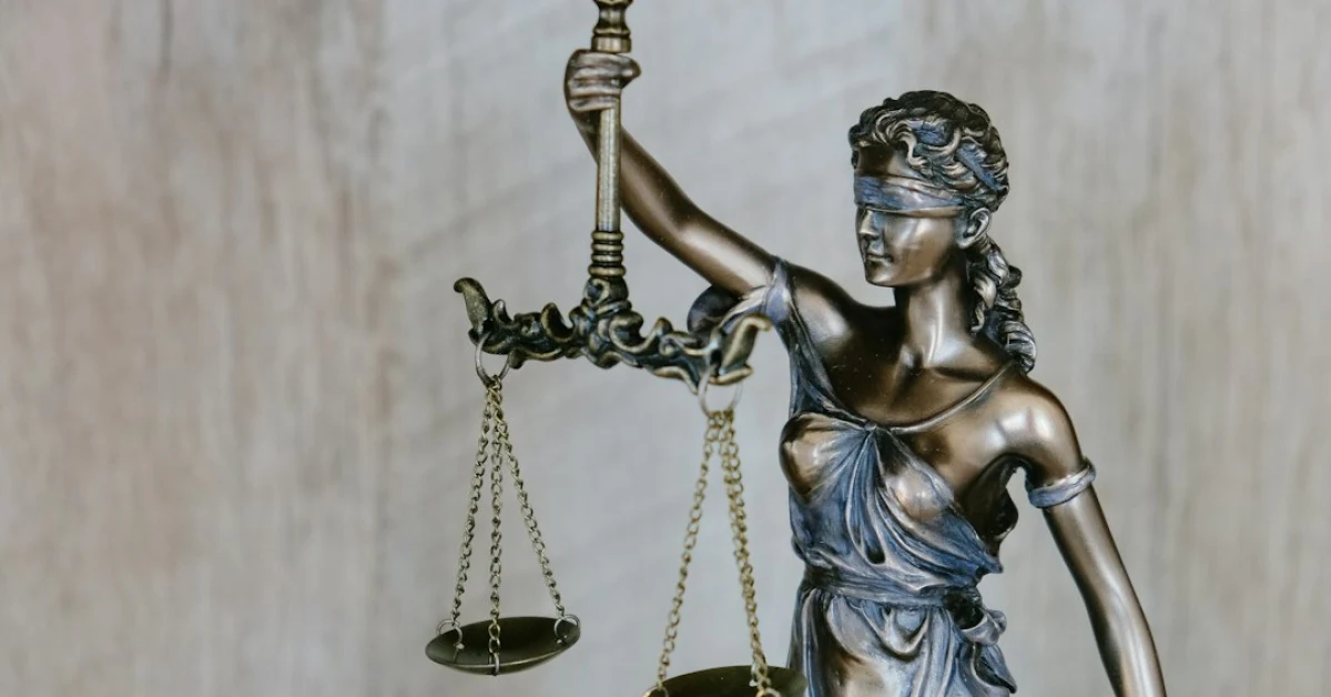 Illustrazione del Tribunale di Ancona e restituzione di 260mila euro all'eredità senza atto notarile