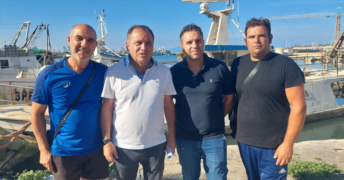 Marinerie siciliane in protesta a Sciacca con le barche ferme per il caro gasolio