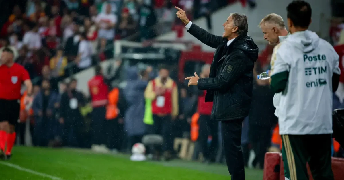 Pio Esposito esulta dopo il 3-0 della Nazionale italiana contro la Turchia a Bursa nel nuovo 4-3-3 di Mancini