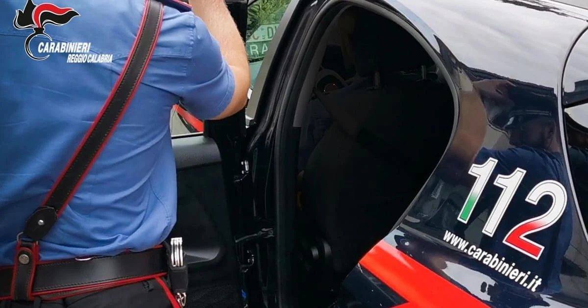 Carabinieri di Gioia Tauro arrestano 12 persone per associazione mafiosa ed estorsione nel Reggino