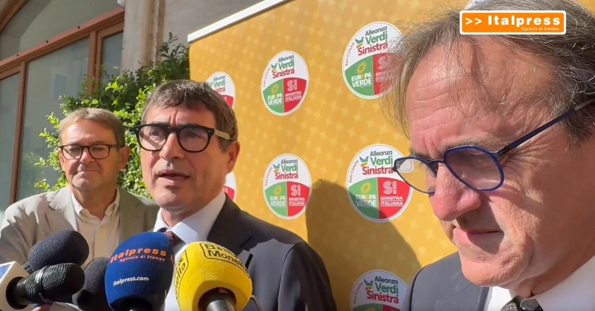 Conferenza stampa di Alleanza Verdi e Sinistra sulla riforma fiscale con Irpef progressiva e patrimoniale