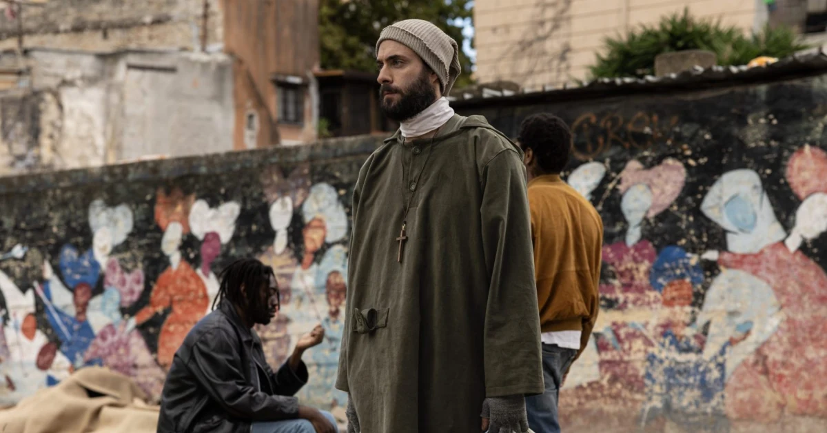 Alessio Vassallo nei panni di Biagio Conte nel film Rai 'Sul cammino di Francesco'