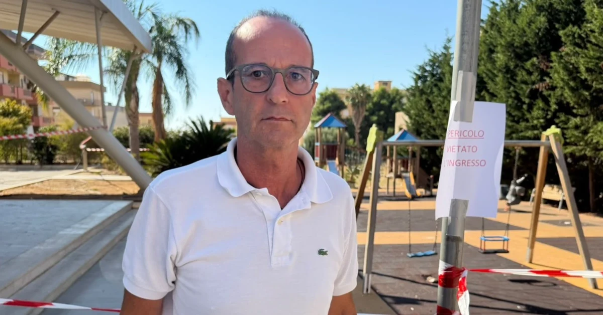 Parco giochi vandalizzato alla Perriera di Sciacca chiuso dall'imprenditore Giuseppe Curreri
