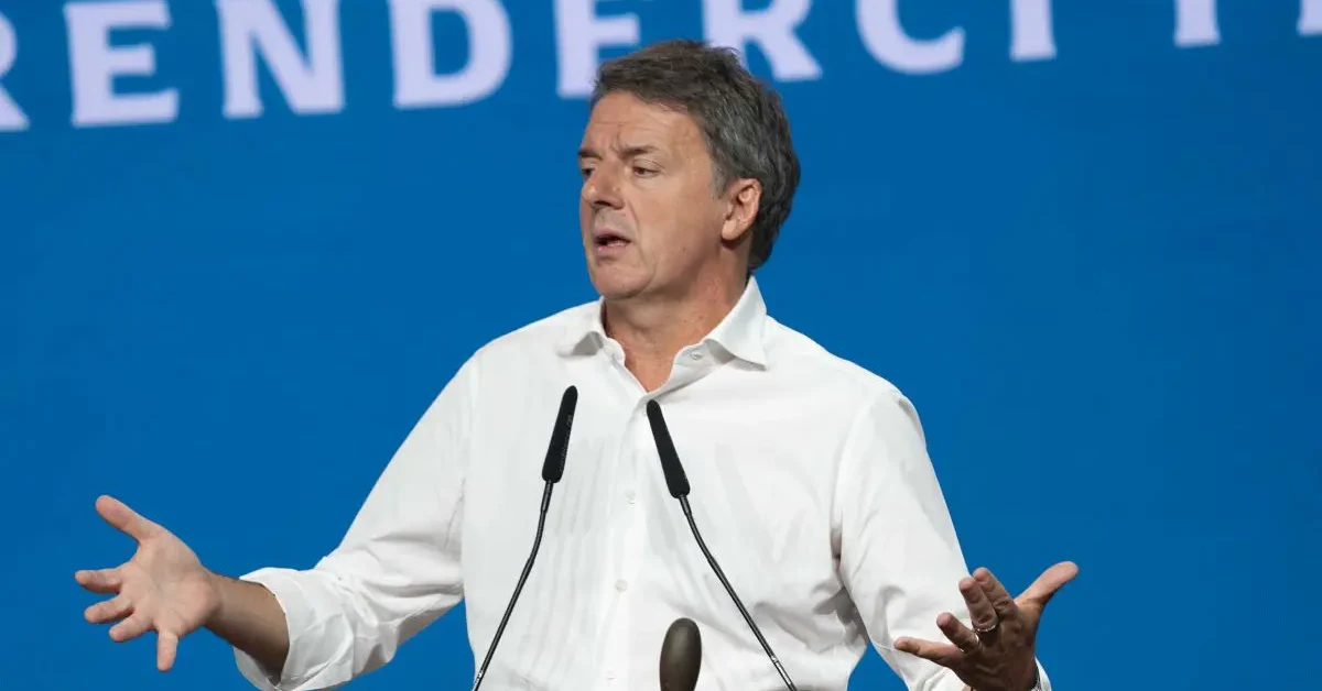 Matteo Renzi alla Leopolda 2024 a Firenze durante l'intervento di chiusura davanti al pubblico