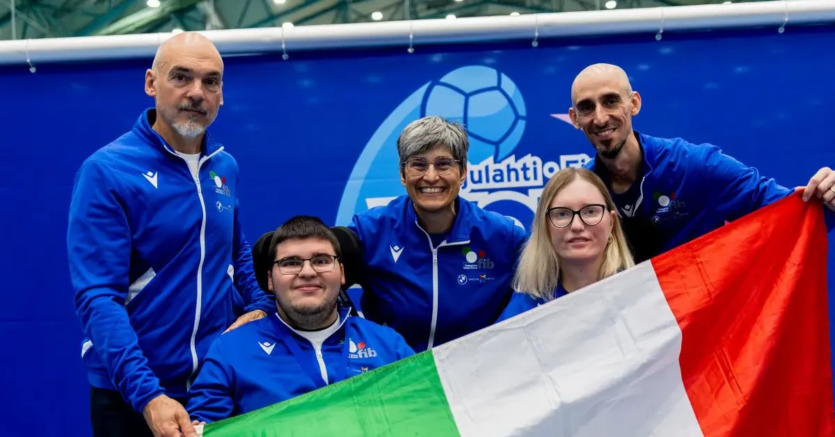 Atleti di boccia paralimpica in azione al PalaGeovillage di Olbia durante il World Boccia Challenger