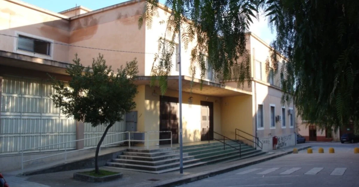 Vittoria, cedimento del soffitto in un’aula: due studentesse ferite. La Procura apre un’inchiesta