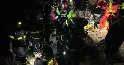 Crollo nella grotta di Gorropeddu a Urzulei, speleologo intrappolato: 30 vigili del fuoco al lavoro