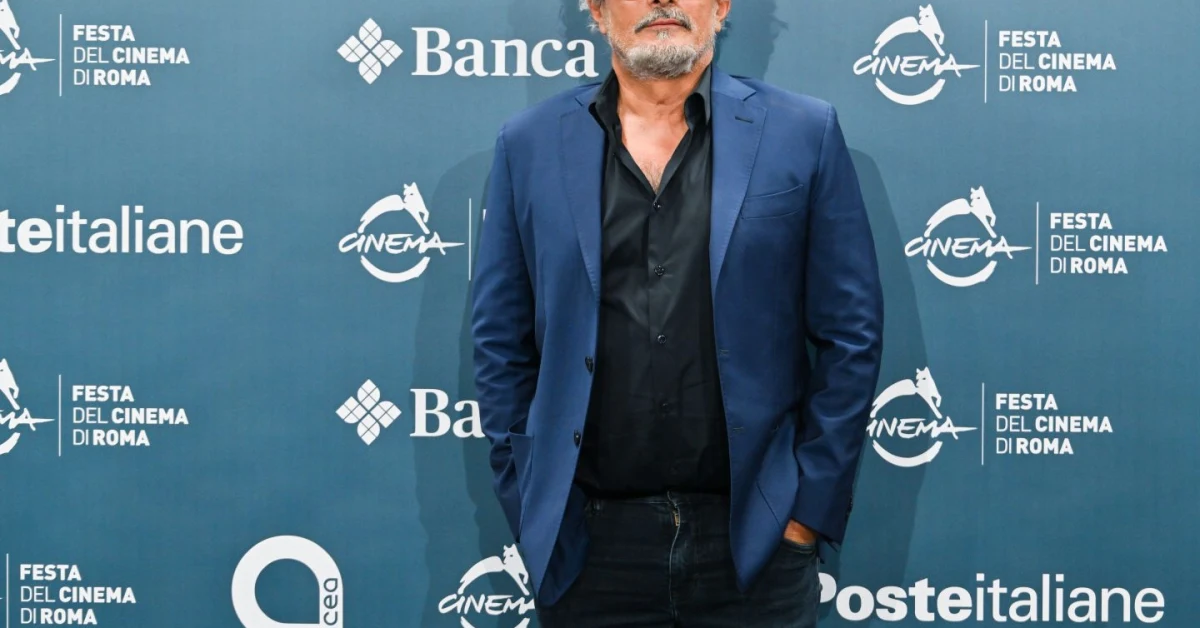 Locandina della Festa del Cinema di Roma con Paolo Genovese e il film Il rumore delle cose nuove