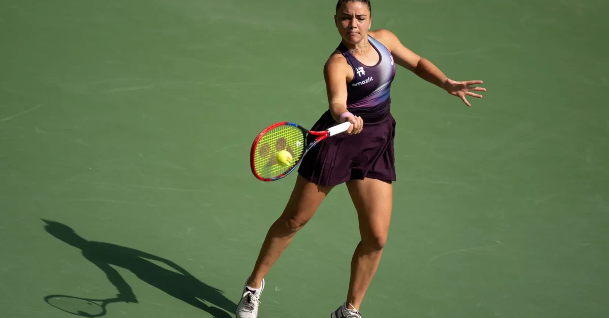 Jasmine Paolini esulta dopo la vittoria in rimonta su Bartunkova al WTA 1000 di Wuhan