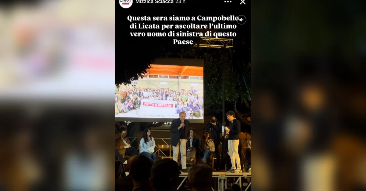 Pierluigi Bersani sul palco di una convention politica del movimento Mizzica