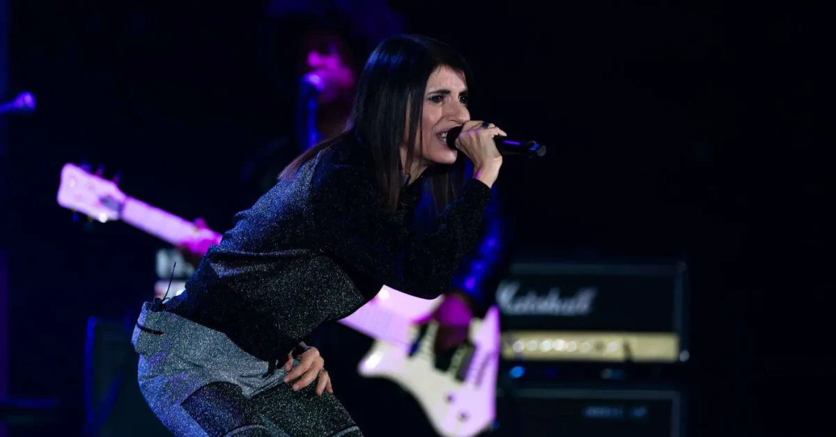 Copertina dell'album G+1 di Giorgia con quattro inediti e versioni dal vivo