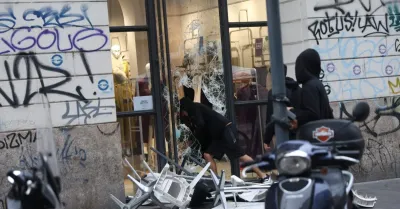 Milano, TikTok richiama giovani in piazza Duomo e i negozi di via Torino vengono saccheggiati