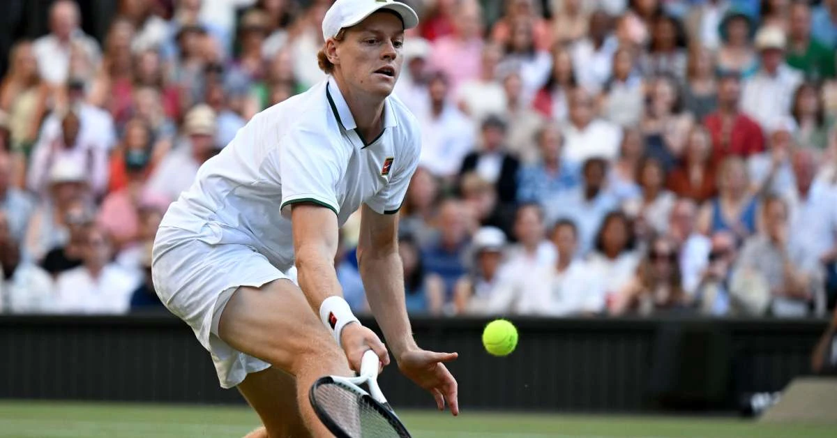 Jannik Sinner numero uno del ranking ATP, con Flavio Cobolli sesto: classifica tennis maschile