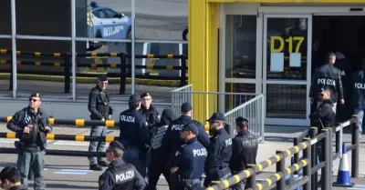 Rimpatrio con volo charter, 28 nordafricani riportati nei Paesi d'origine