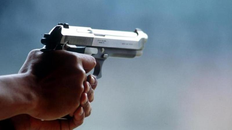 Catania, giovane fermato con una pistola carica davanti a un pub: arrestato 22enne
