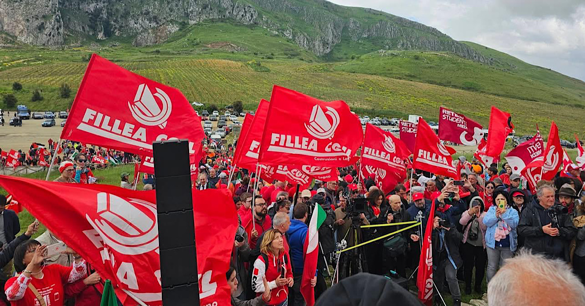 Primo maggio, corteo a Portella della Ginestra per ricordare la strage del 1947