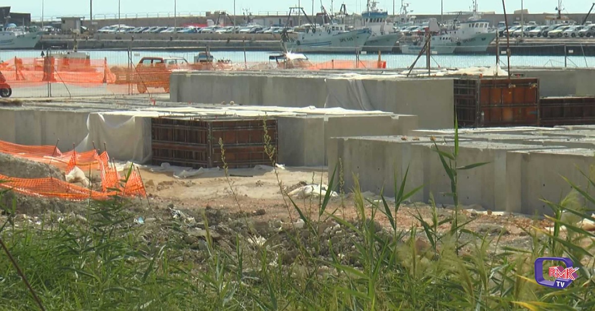 Cantiere porto di Sciacca nel degrado, il Comitato Aliai diffida la Regione