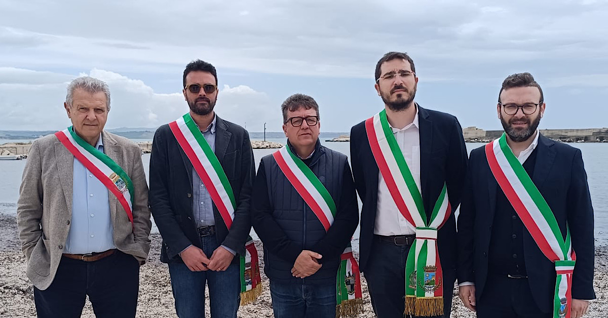Porto Palo di Menfi, sopralluogo regionale per la rimozione della posidonia