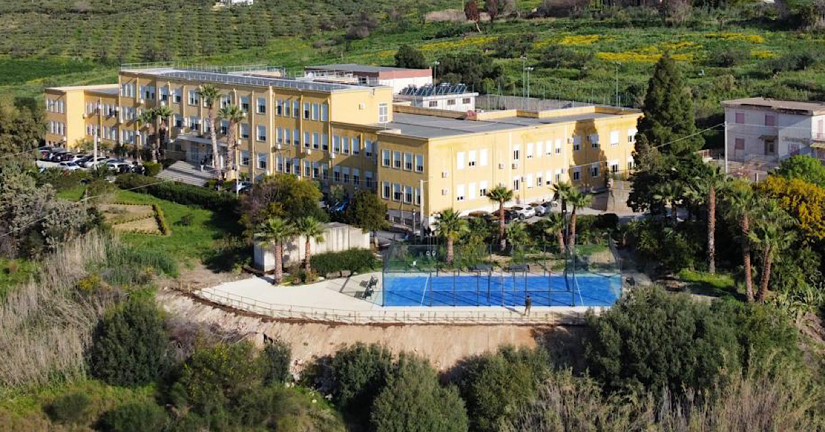 Sciacca, 334 mila euro per nuovo campo di padel e interventi di riqualificazione all’istituto Vetrano