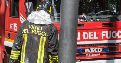 Cianciana, auto distrutta da un incendio nella notte: indagini in corso