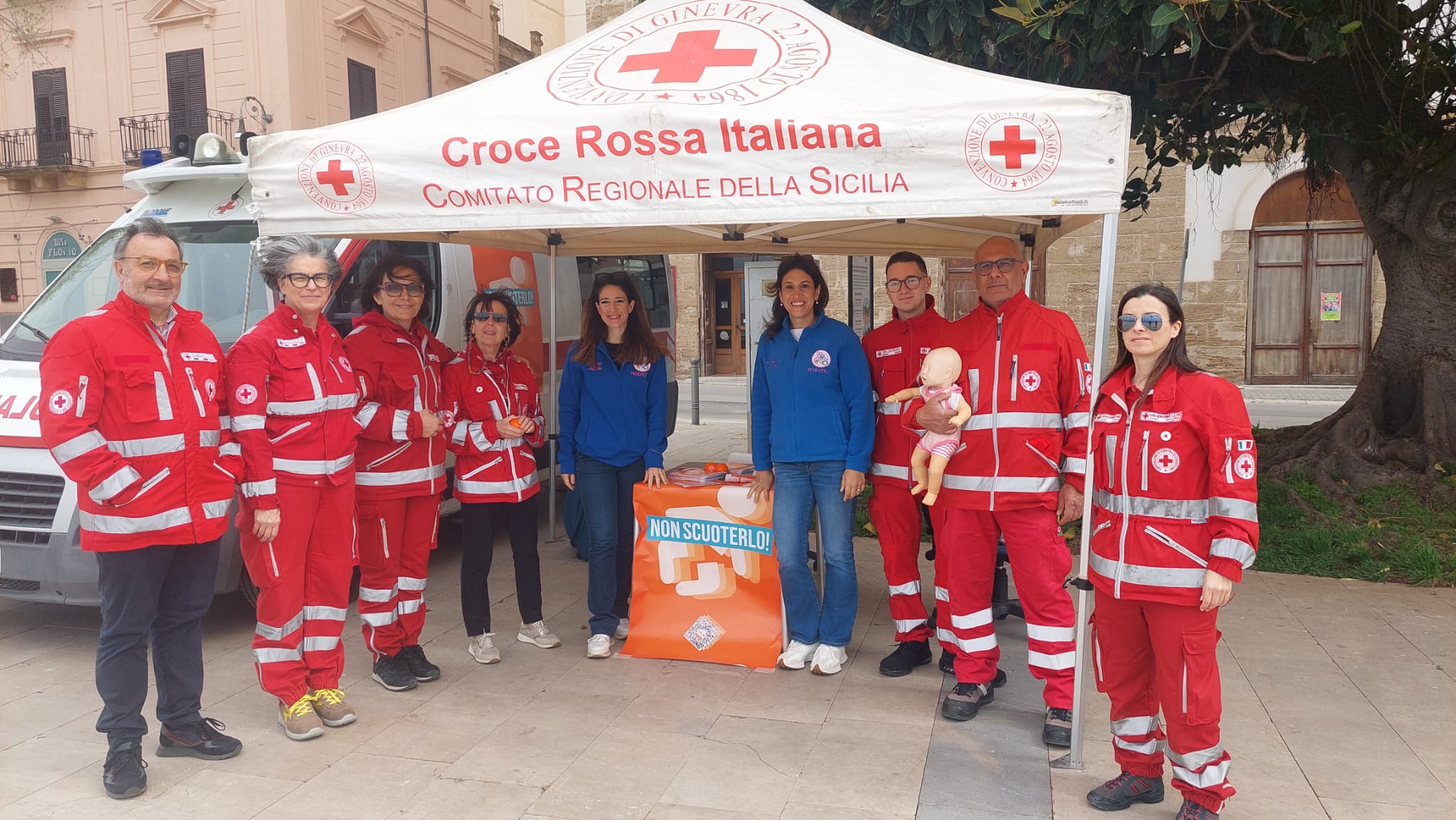 Sciacca, giornata di sensibilizzazione sulla sindrome del bambino scosso in piazza Scandaliato (Video)