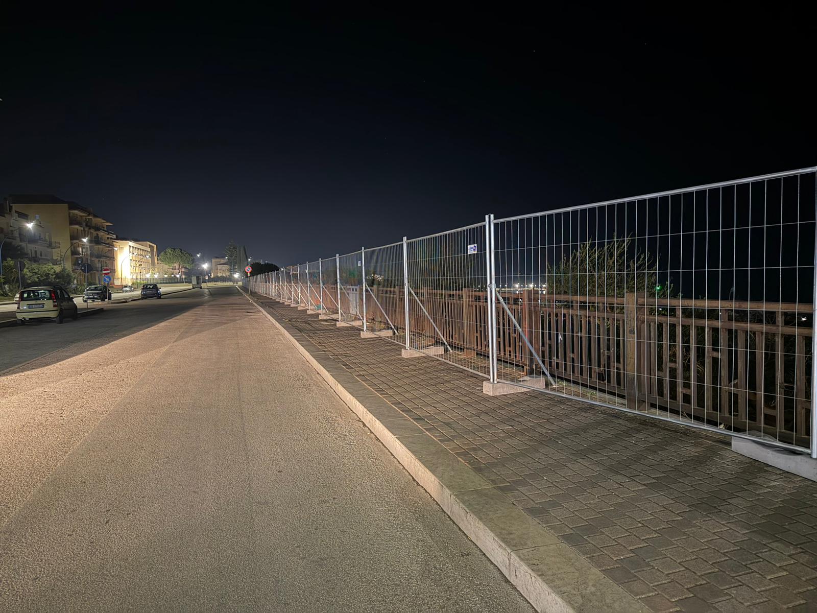 Sciacca, nuova recinzione in via Allende: area messa in sicurezza per alcune centinaia di metri
