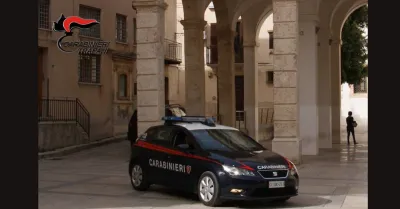 Alcamo, arrestato per furto mentre fugge dal supermercato