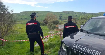 Porto Empedocle, abbandona rifiuti speciali in un'area privata, denunciato dai Carabinieri