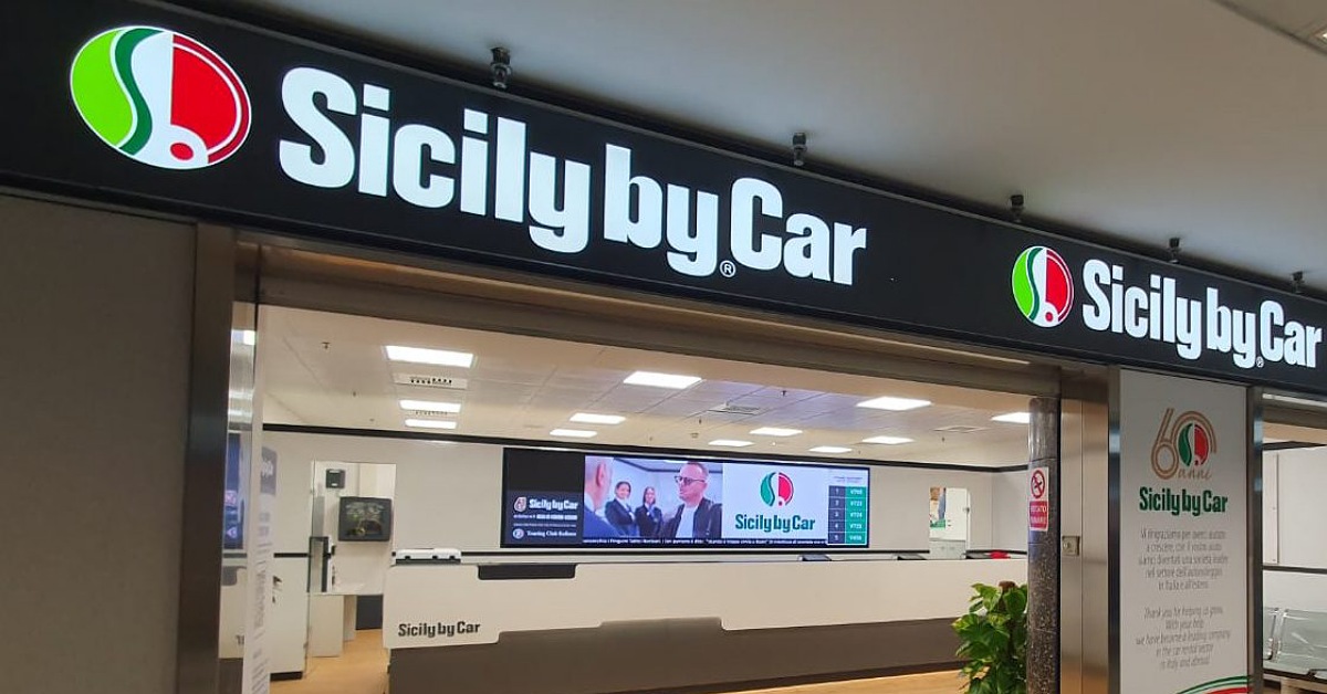 Intimidazione all'azienda Sicily by car, incappucciati sparano colpi di mitragliatrici alle auto
