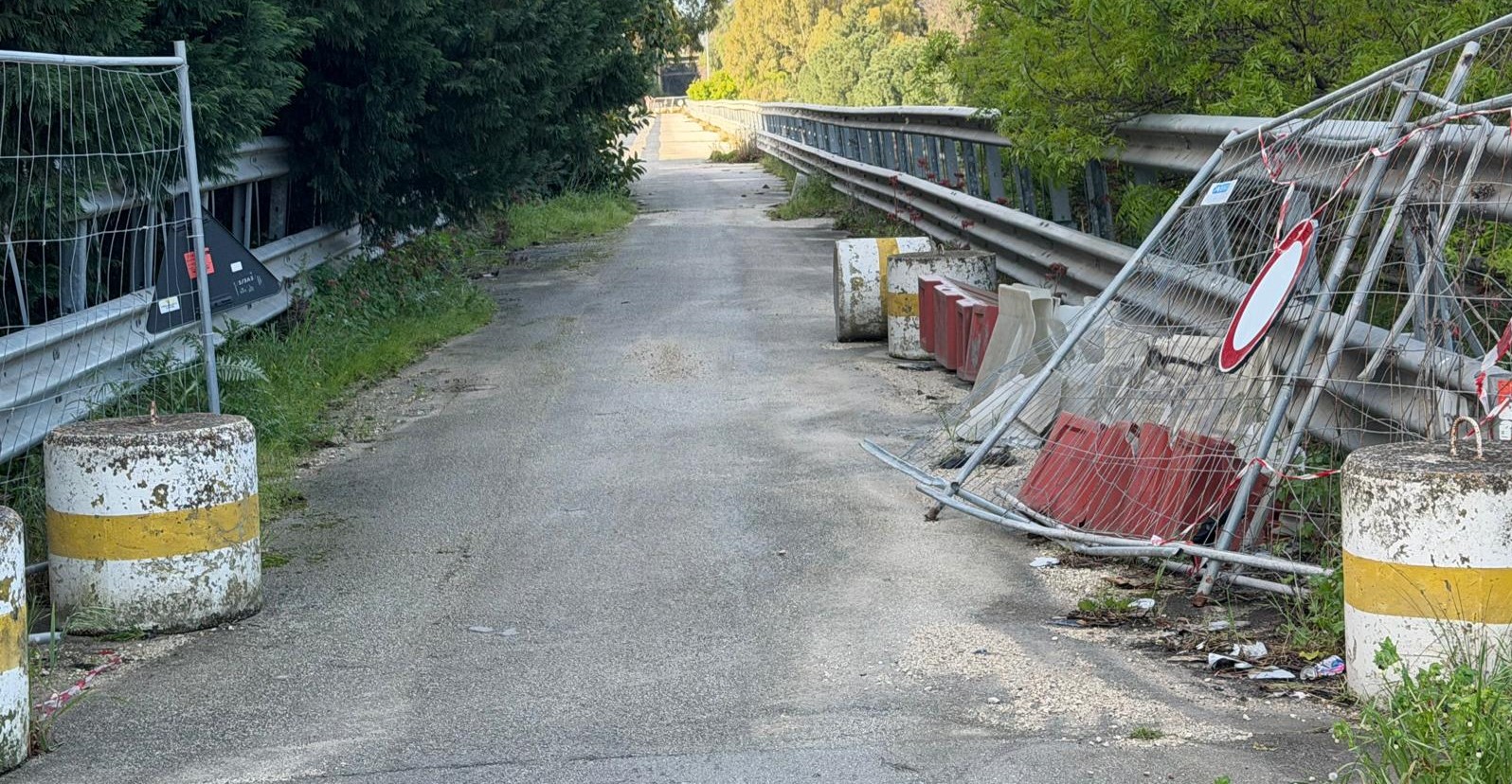 I lavori al viadotto Cansalamone, a fine marzo uomini e mezzi nel cantiere