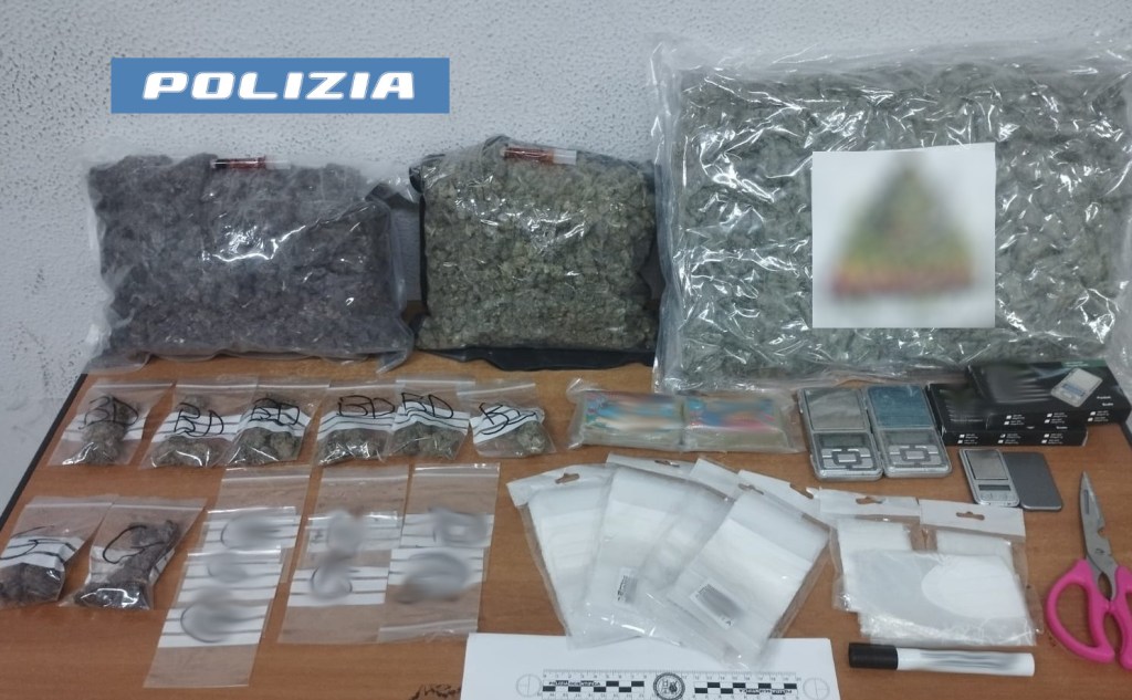 Catania, 19enne fermata con oltre due chili di droga: arrestata dalla polizia