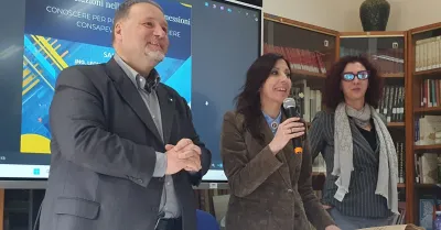 Al Fazello dialogo con gli studenti su emozioni, relazioni e consapevolezza nell’era digitale