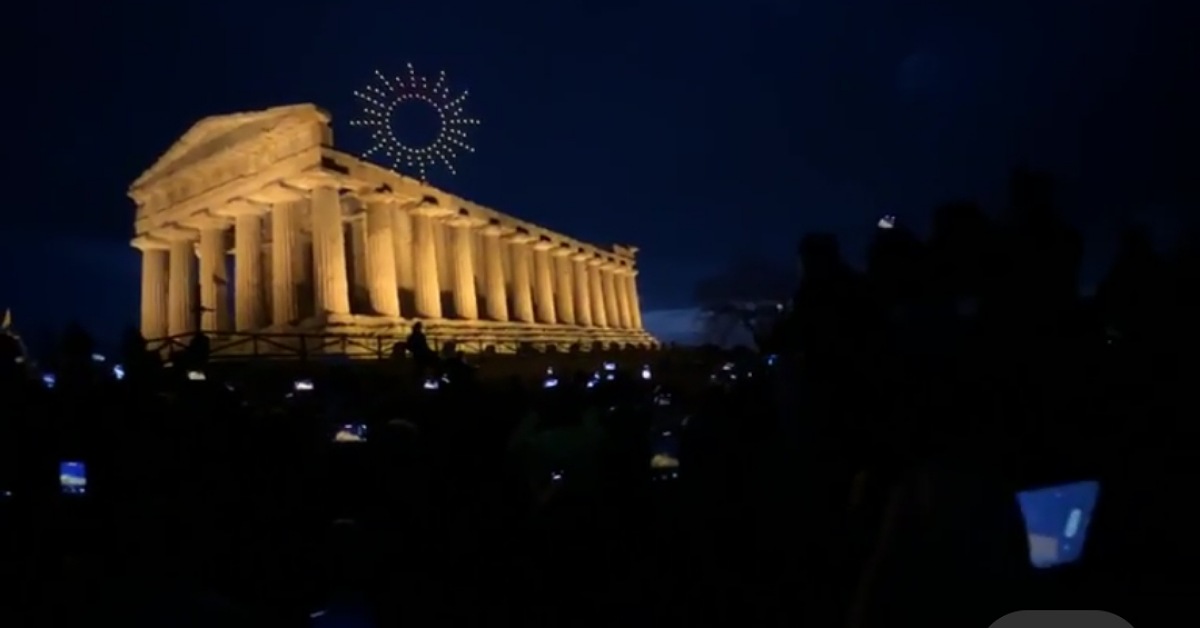 Mandorlo in Fiore 2026: spettacolo di droni alla Valle dei Templi e altri 4 giorni di eventi