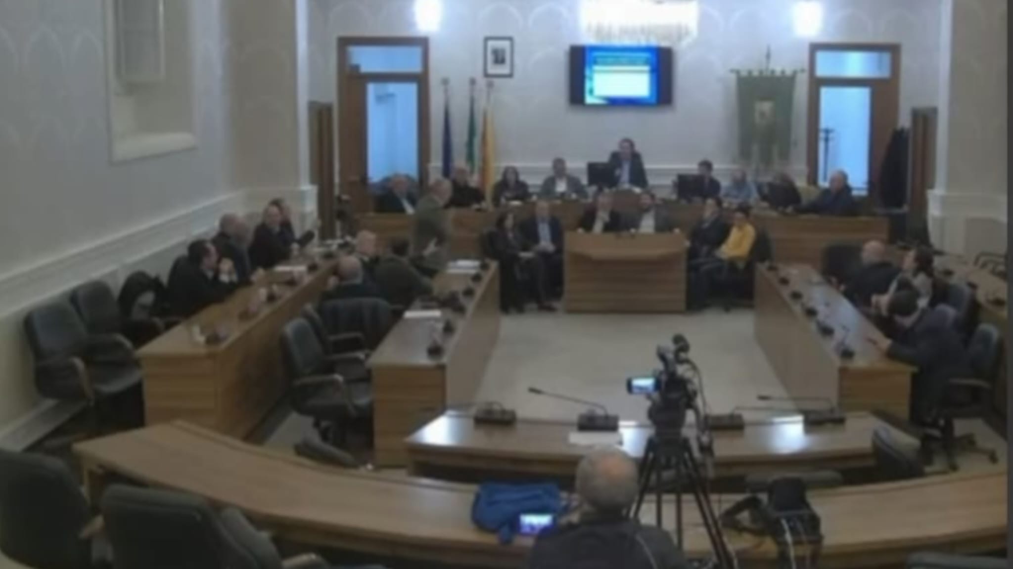 Consiglio comunale di Sciacca, nervi a fior di pelle dopo lo stop al piano Aro