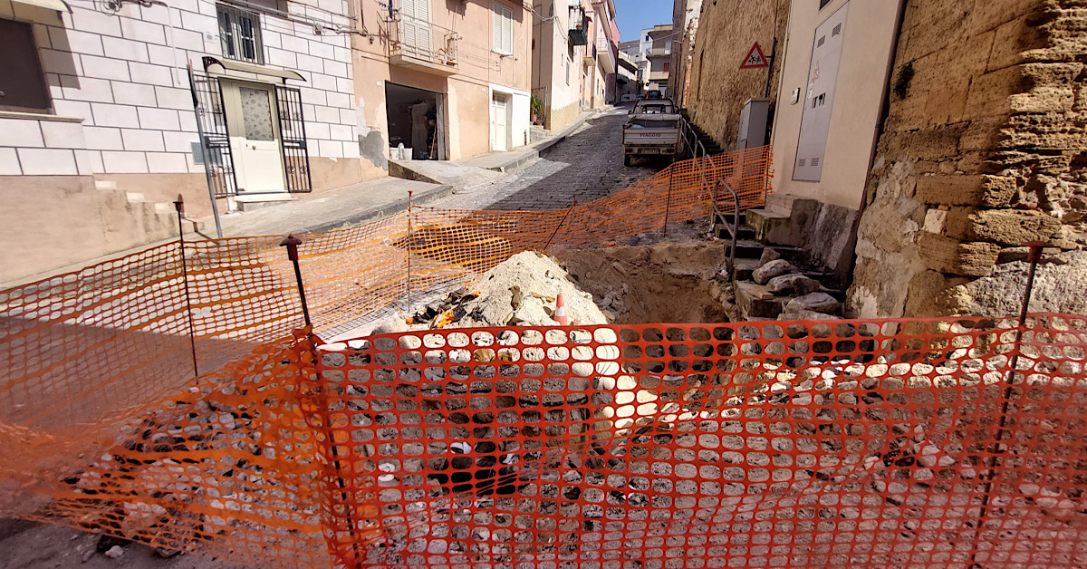 Domani resterà ancora chiusa la scuola Loreto a Sciacca per i lavori alla rete del gas