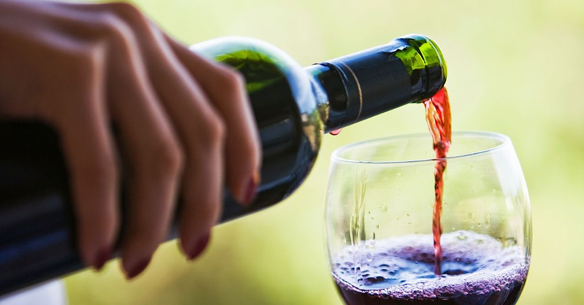 Sequestrati 2,5 milioni di litri di vino falsamente certificati Dop e Igp