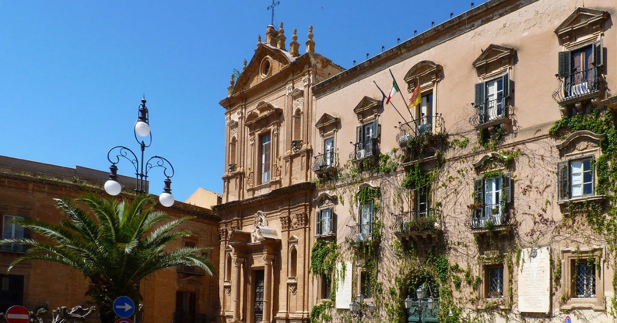Sosta selvaggia nei pressi del Comune di Agrigento: scatta il blitz della polizia locale, elevate circa 70 multe