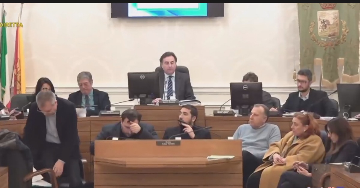 Seduta fiume del consiglio comunale di Sciacca, bocciato il piano Aro dell'amministrazione Termine