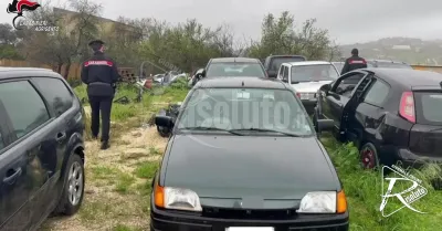Raffadali, scoperta autodemolizione clandestina: area sequestrata e due denunce